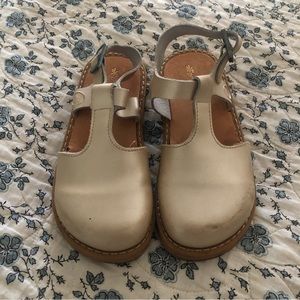 Freshly Picked Girls Gold Newport Clogs Sandals